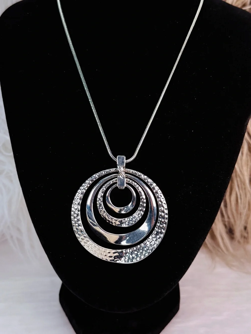 Silver Tone Concentric Circle Hammered Pendant Necklace Sculptural Statement